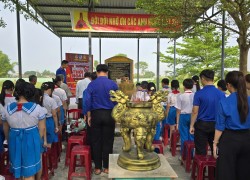 Điện Bàn Đông: Sinh hoạt chủ điểm “Câu chuyện thời hoa lửa” – tri ân thế hệ đi trước