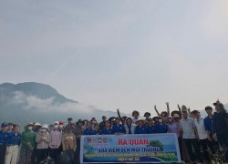 Đoàn xã Nông Sơn ra quân xóa “điểm đen” môi trường tại đập Phước Bình