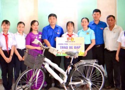 Đoàn phường Điện Bàn Bắc tổ chức chương trình “Vì đàn em thân yêu – Trao xe đạp nâng bước em đến trường”