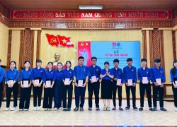 Đoàn xã Duy Xuyên tổ chức sinh hoạt chuyên đề “Nhớ về Bác lòng ta trong sáng hơn”
