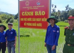 Đoàn Thanh niên xã Tiên Phước phối hợp lắp đặt 10 bảng cảnh báo phòng, chống đuối nước