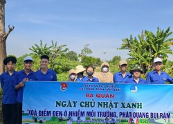 Đoàn xã Duy Nghĩa ra quân xóa điểm đen môi trường, phát quang bụi rậm