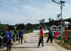 Đoàn xã Phú Ninh ra quân hưởng ứng chiến dịch 60 ngày cao điểm vệ sinh môi trường
