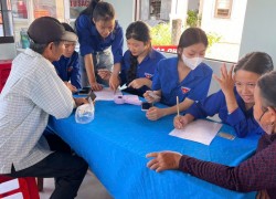 Đoàn thanh niên xã Tam Anh đồng hành cùng mô hình “dịch vụ công lưu động”