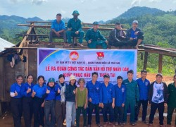 Trà Vân: Chiến dịch hè tình nguyện “Mái nhà nghĩa tình” hỗ trợ lợp lại mái tôn cho hộ dân sau thiên tai