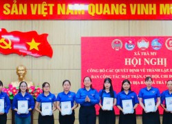Đoàn xã Trà My công bố các quyết định kiện toàn tổ chức và nhân sự các chi đoàn thôn sau sắp xếp