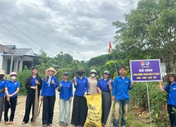 Đắc Pring ra quân “Ngày Chủ nhật xanh”, chung tay xây dựng cảnh quan, bảo vệ môi trường