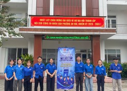 Đoàn phường An Hải ra quân đội hình thanh niên tình nguyện hỗ trợ người dân trong chuyển đổi số