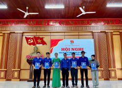 Đoàn xã Duy Nghĩa công bố quyết định thành lập các chi đoàn