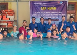 Xã Thạnh Mỹ tập huấn kỹ năng bơi lội và phòng, chống đuối nước cho thanh thiếu nhi