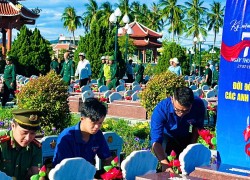 Đoàn phường Điện Bàn Bắc tổ chức chương trình "Hoa tri ân – Sáng mãi hồn thiêng"