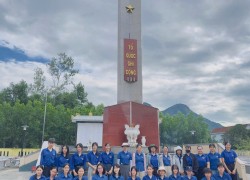 Tuổi trẻ xã Nông Sơn ra quân chỉnh trang nghĩa trang liệt sĩ, vệ sinh môi trường