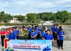 Đoàn xã Chiên Đàn tổ chức chương trình “Hoa dâng mộ liệt sĩ”