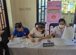 Đoàn Thanh niên phường Điện Bàn Đông tổ chức chương trình khám bệnh, tư vấn sức khỏe miễn phí cho người cao tuổi