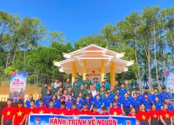 Đoàn Thanh niên xã Sơn Cẩm Hà tổ chức hành trình về nguồn, giáo dục truyền thống cách mạng cho đoàn viên, thanh niên