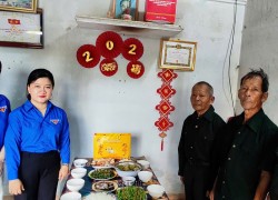 Đoàn xã Tam Mỹ tổ chức “Bữa cơm tri ân” trong mô hình “Chúng con luôn bên Mẹ”