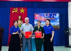 Chi đoàn TDP Hồng Lư, phường Hương Trà tổ chức gặp gỡ nhân chứng lịch sử, tiếp lửa truyền thống cho thế hệ trẻ