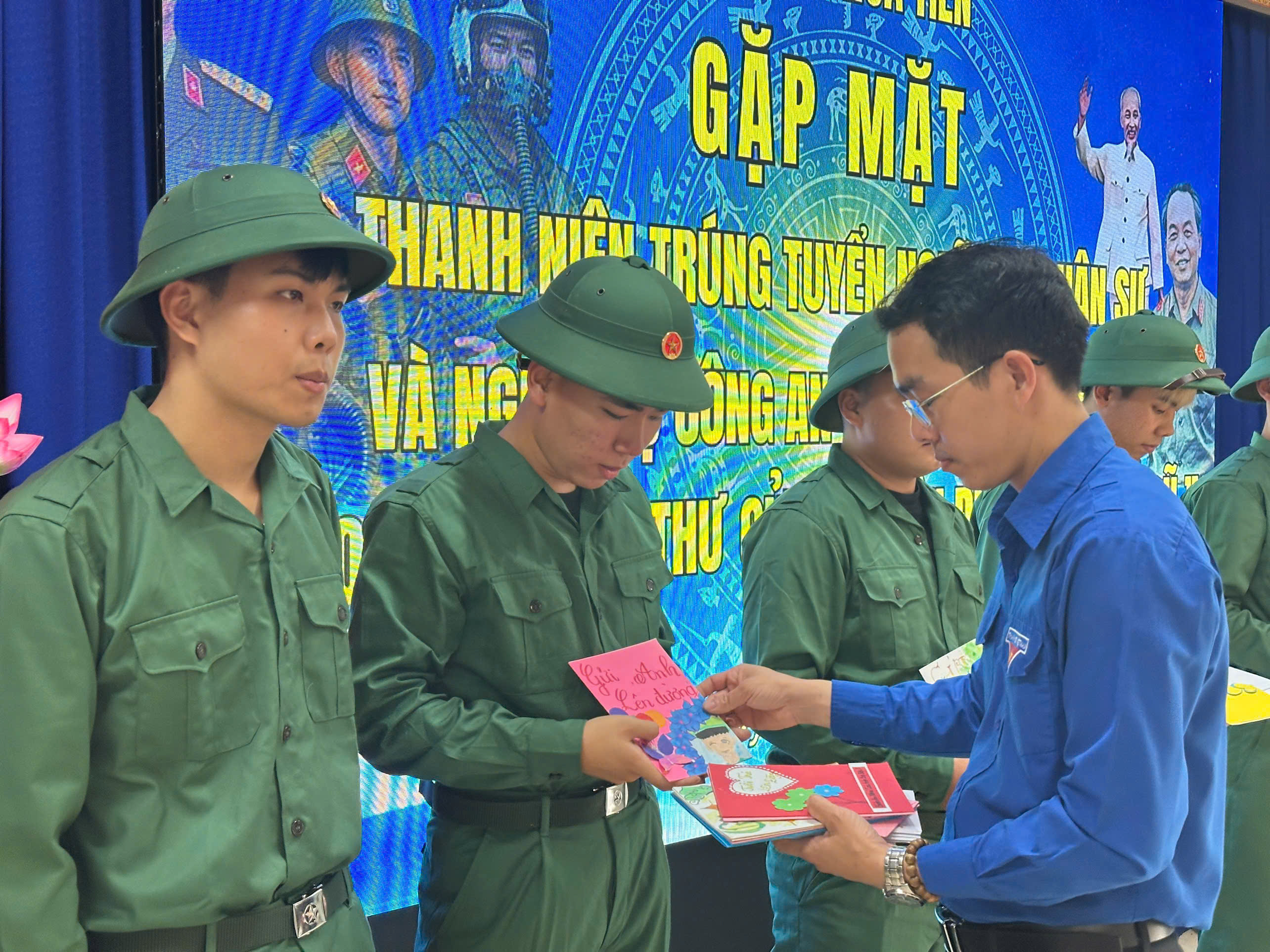 Lá thư gửi anh lên đường nhập ngũ – tình cảm của tuổi trẻ xã Hòa Tiến