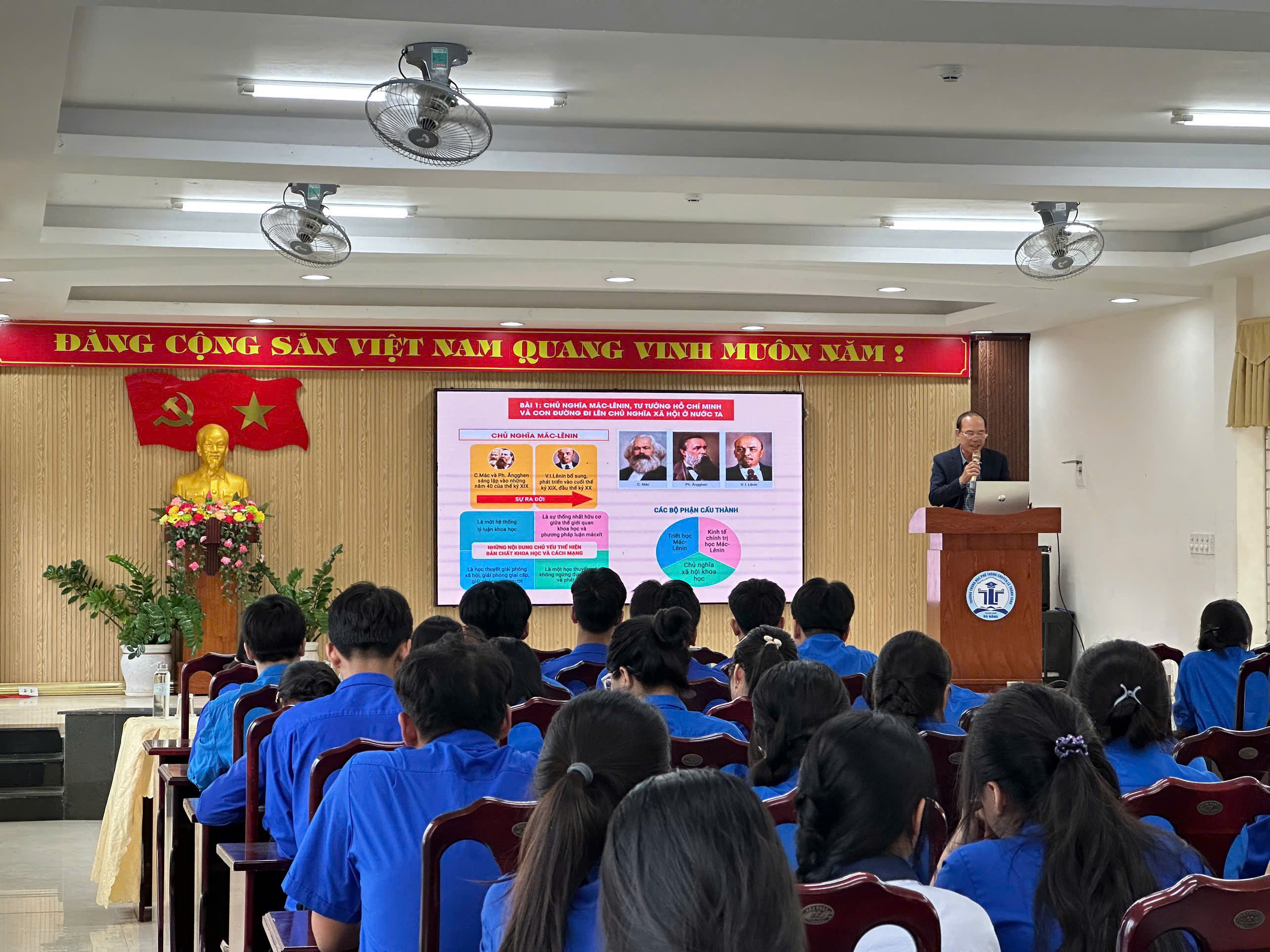 z7605896902379 9c7a5e473c3d2439a8a5d2fe93359f5f