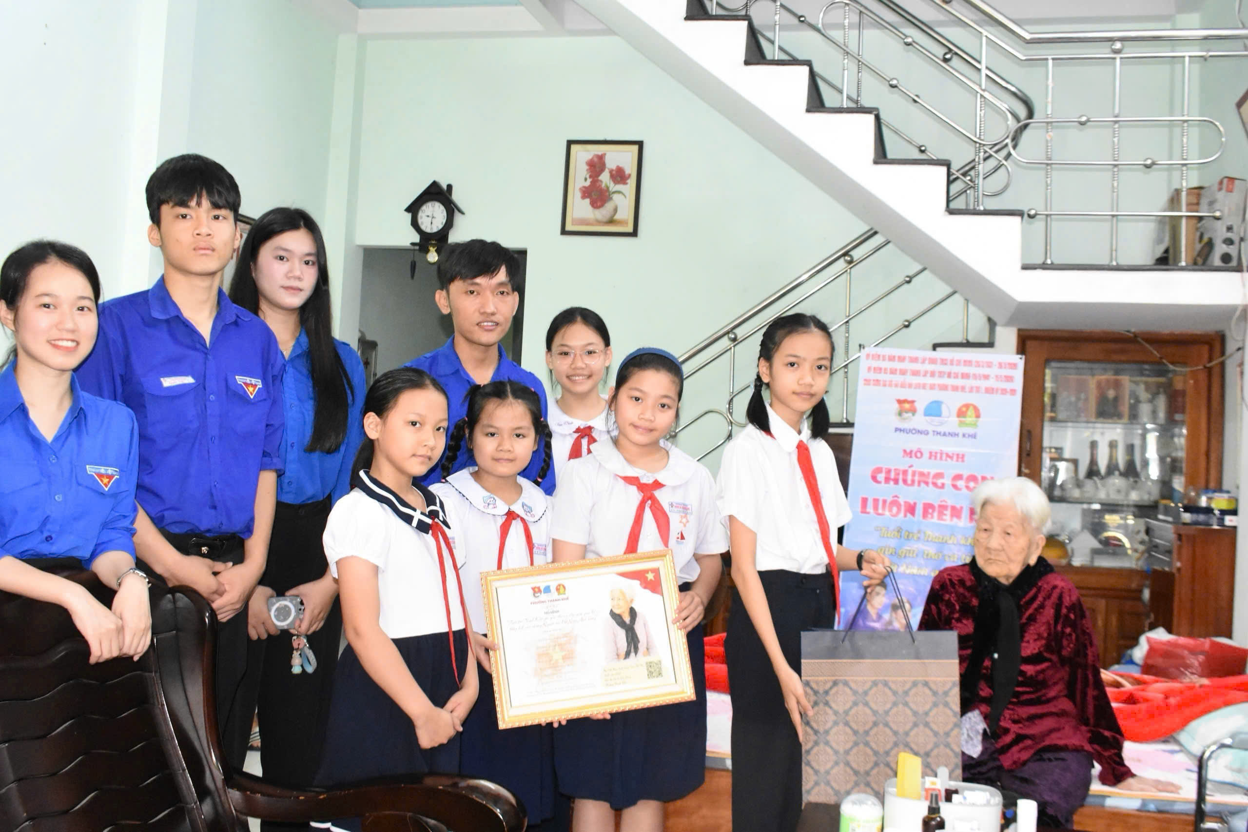 Tuổi trẻ Thanh Khê thực hiện mô hình “Chúng con luôn bên Mẹ” – “Tuổi trẻ Thanh Khê gìn giữ thơ ca từ Mẹ Việt Nam anh hùng”