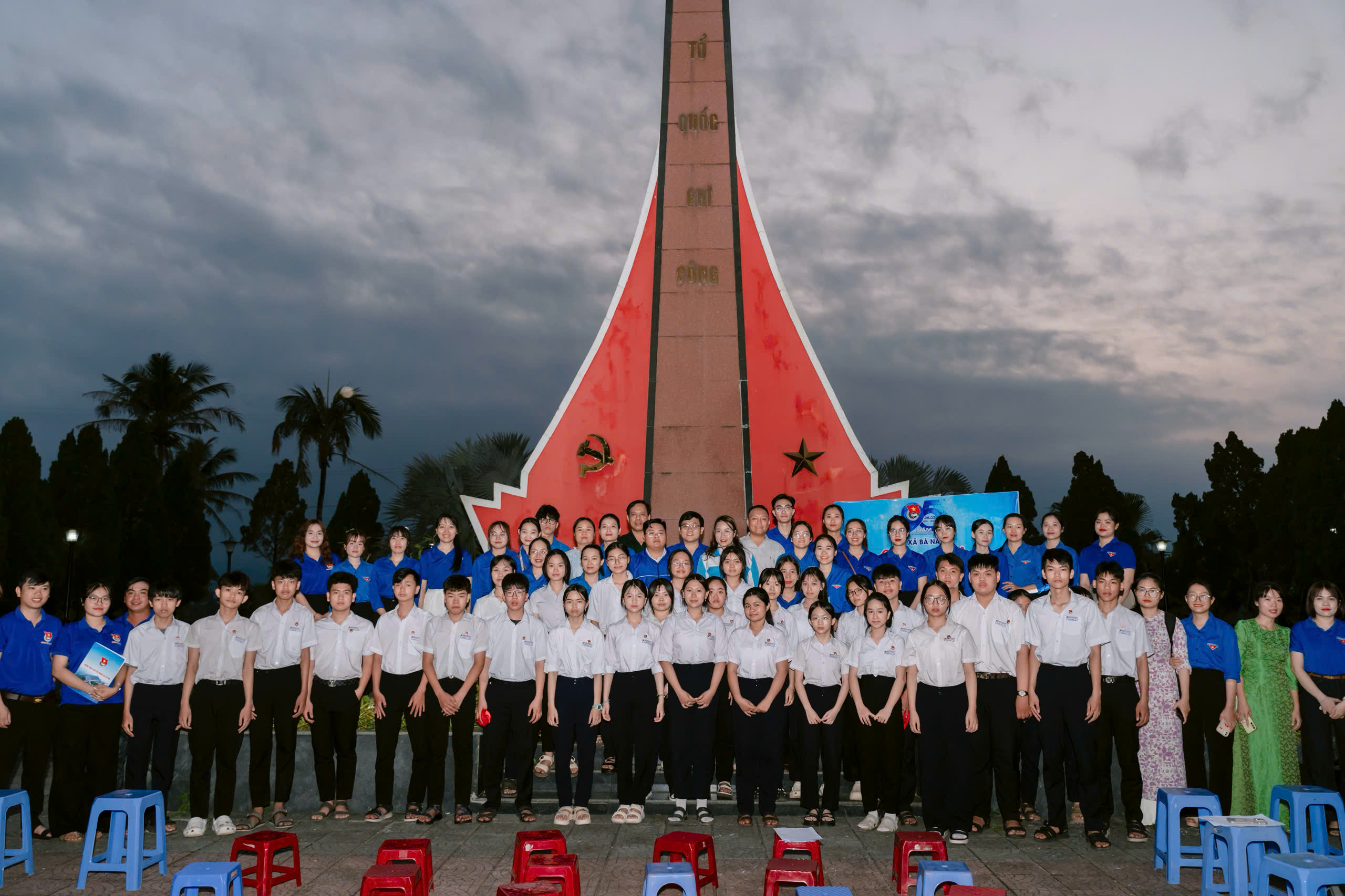 Bà Nà: Chương trình kỷ niệm 95 năm Ngày thành lập Đoàn TNCS Hồ Chí Minh; trao giải Chiến dịch “Cùng nhau đi bầu”, kể chuyện truyền thống cách mạng và kết nạp đoàn viên mới