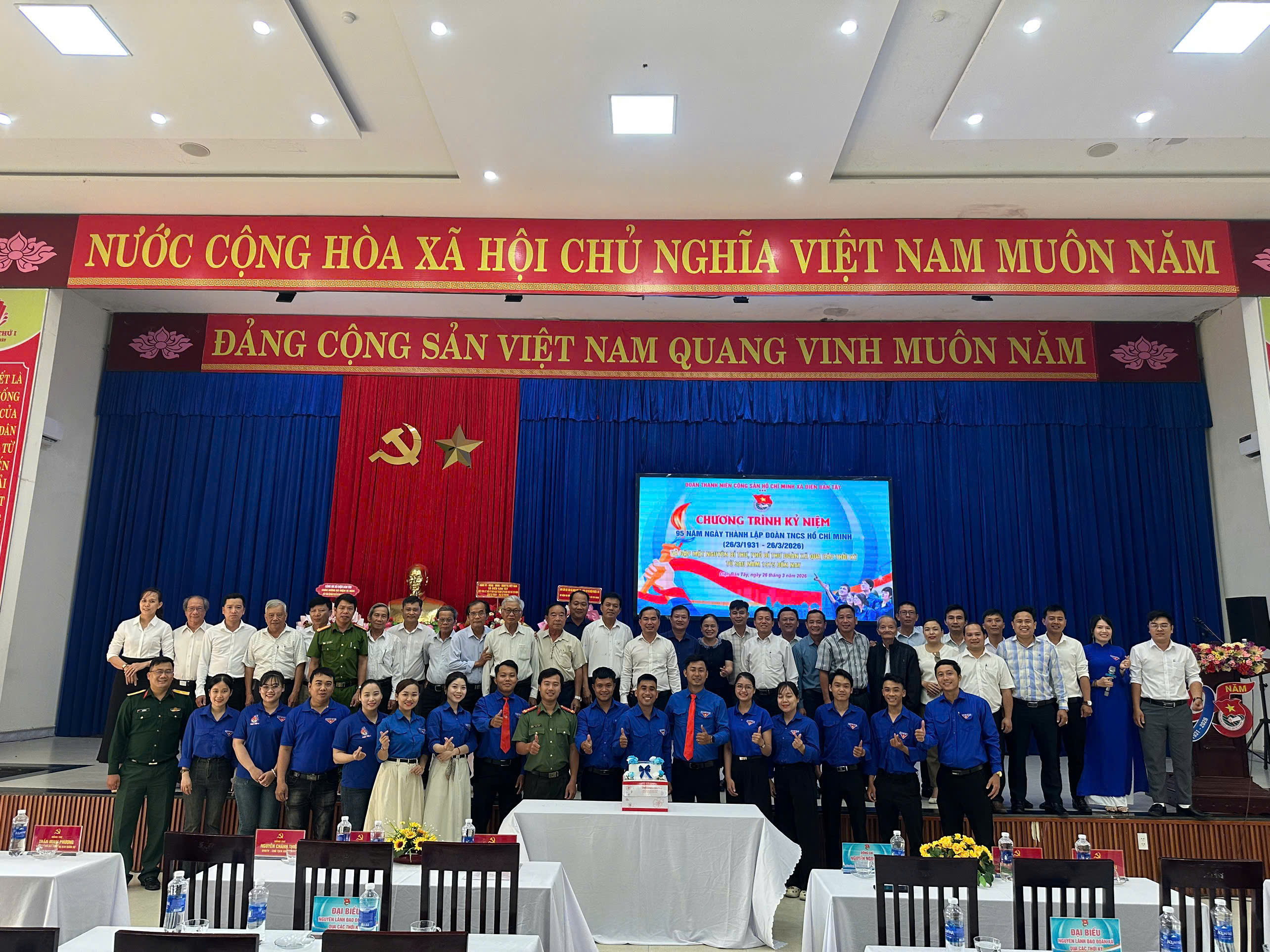 Xã Điện Bàn Tây tổ chức chương trình kỷ niệm 95 năm Ngày thành lập Đoàn TNCS Hồ Chí Minh và gặp mặt cán bộ Đoàn qua các thời kỳ