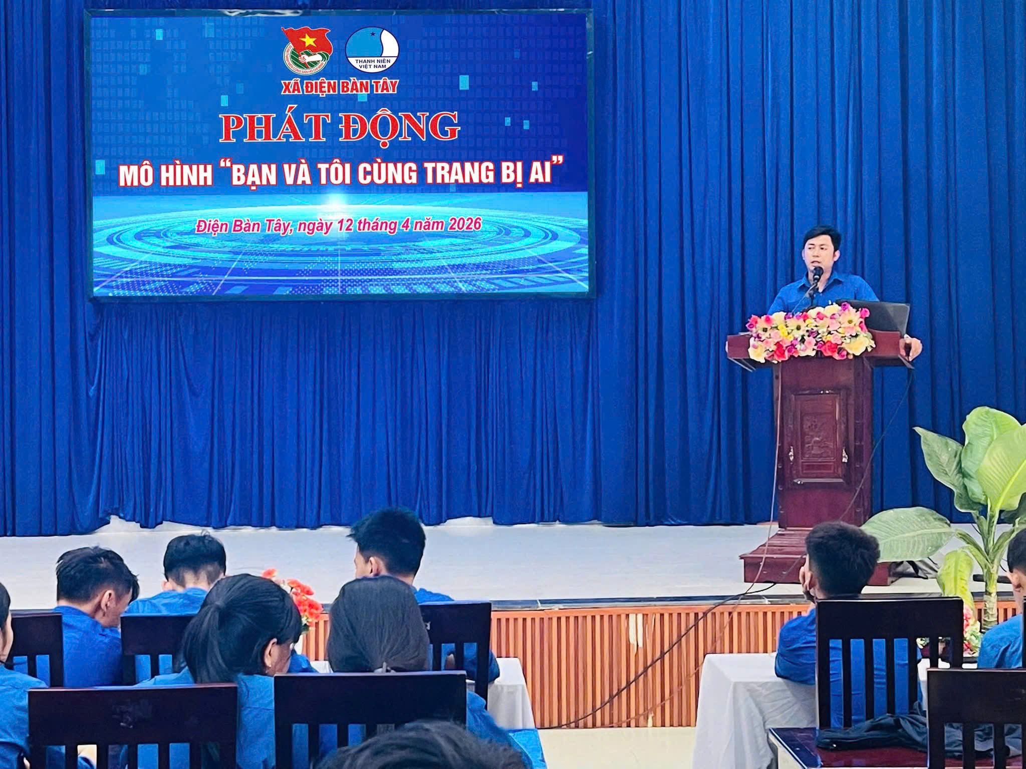 Đoàn xã Điện Bàn Tây phát động mô hình “Bạn và tôi cùng trang bị AI”, triển khai phong trào “Bình dân học vụ số”