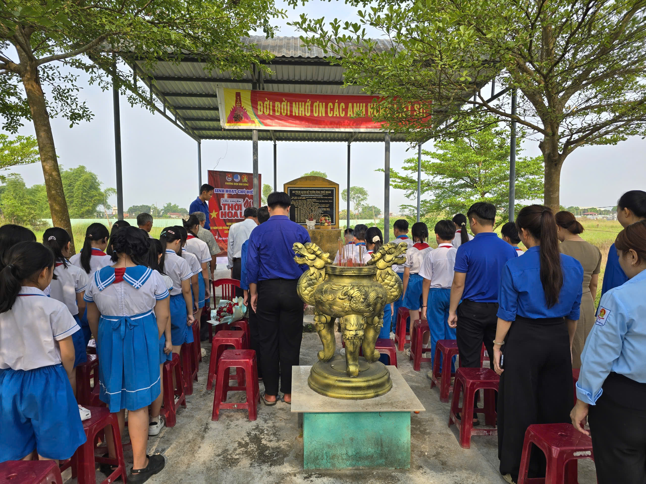 Điện Bàn Đông: Sinh hoạt chủ điểm “Câu chuyện thời hoa lửa” – tri ân thế hệ đi trước