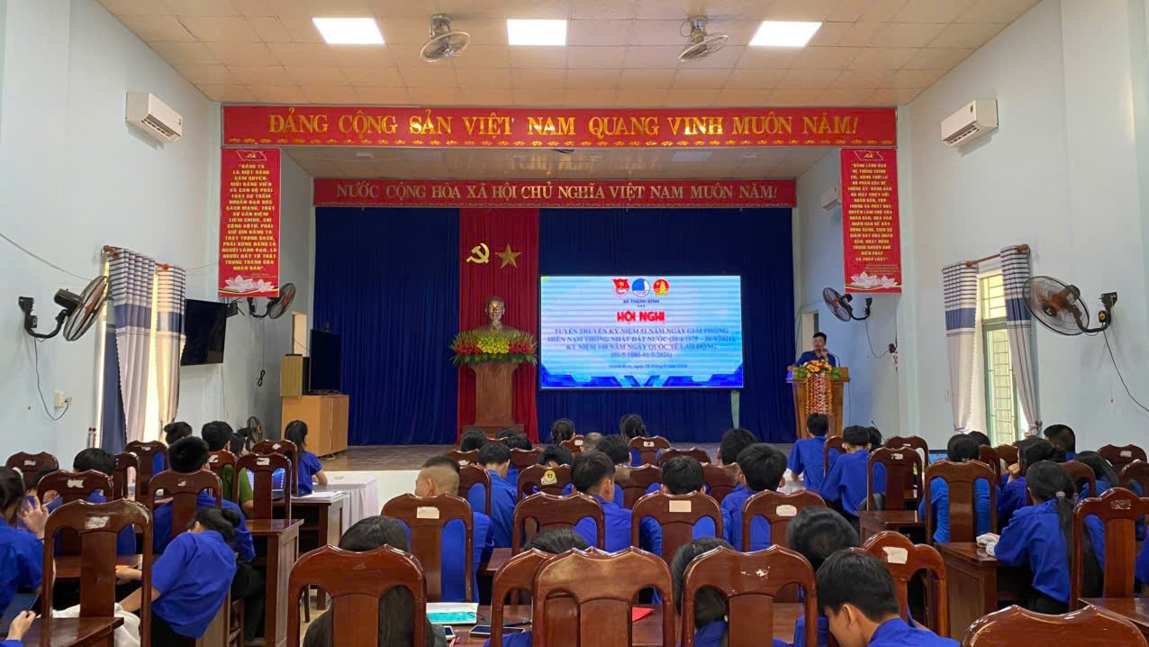 Đoàn xã Thạnh Bình tổ chức tuyên truyền kỷ niệm 51 năm Ngày Giải phóng miền Nam và Ngày Quốc tế Lao động 1/5