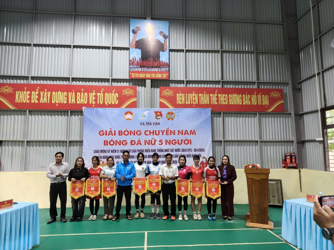 Đoàn xã Trà Vân tổ chức giải bóng chuyền nam và bóng đá nữ 5 người năm 2026