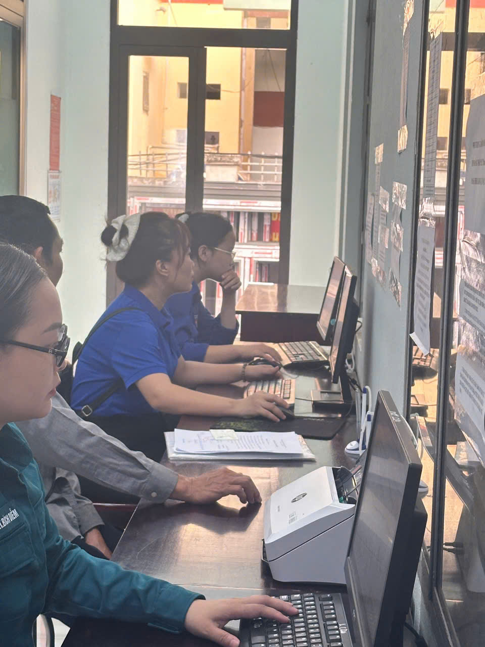 Liên Chiểu duy trì hiệu quả hoạt động “Tổ Thanh niên xung kích hỗ trợ chuyển đổi số”