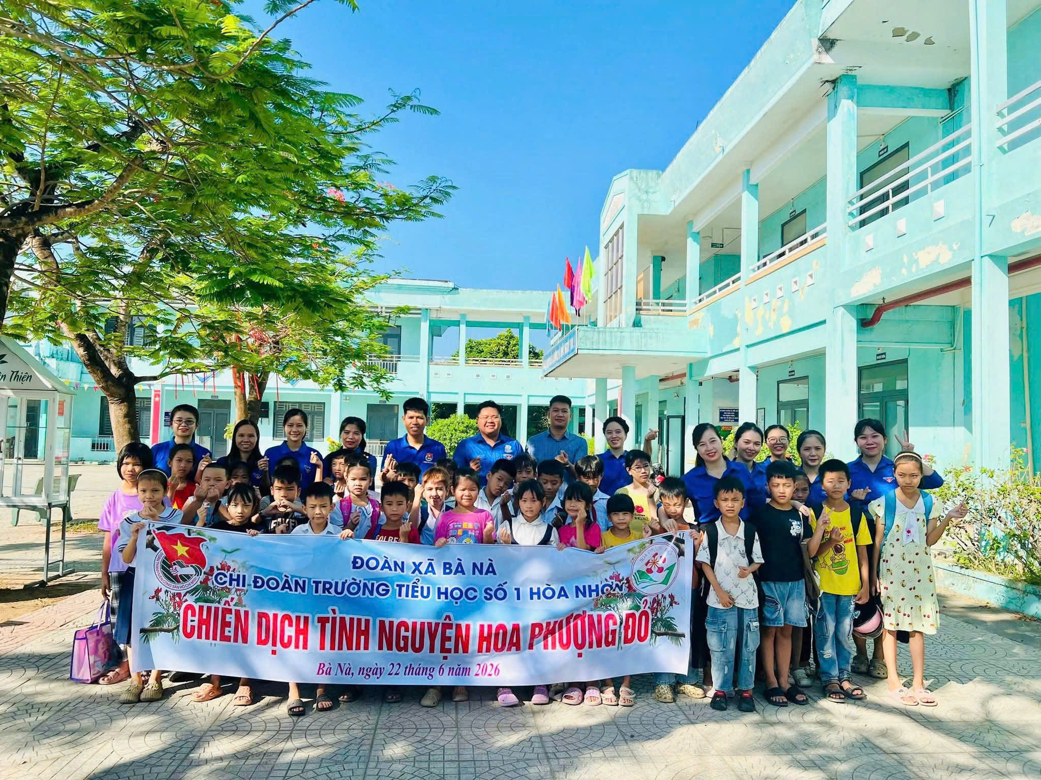 Chi đoàn Trường Tiểu học số 1 Hòa Nhơn, Đoàn xã Bà Nà ra quân Chiến dịch Hoa phượng đỏ và khai mạc mô hình “Mùa hè cùng tiến” năm học 2025 - 2026