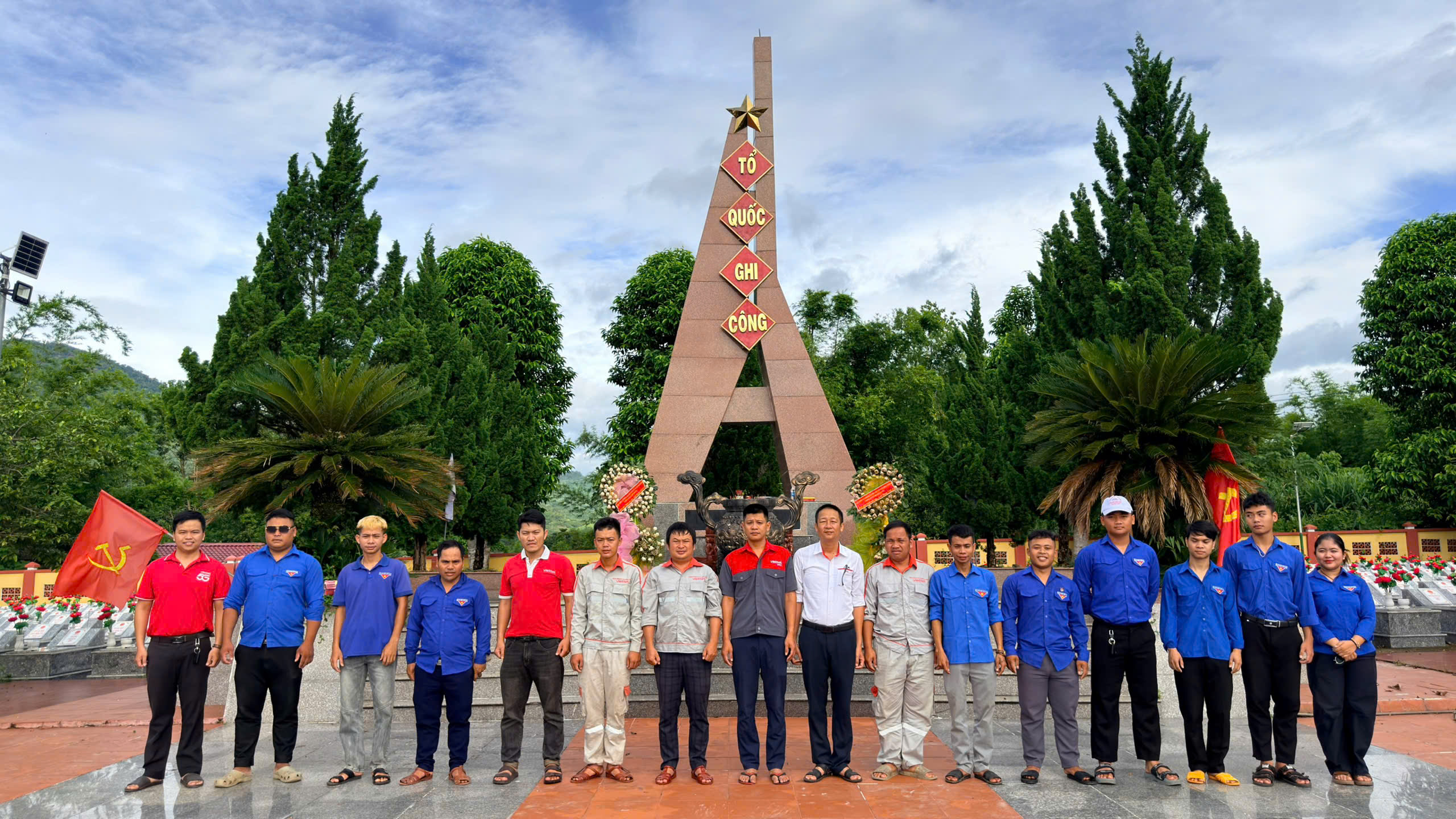 Đoàn xã Đông Giang tổ chức chương trình “Hoa dâng mộ liệt sĩ” năm 2026