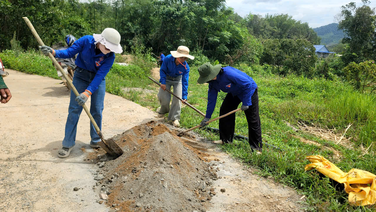 Đoàn xã Nam Giang ra quân Chiến dịch Thanh niên tình nguyện hè đợt 2 năm 2026