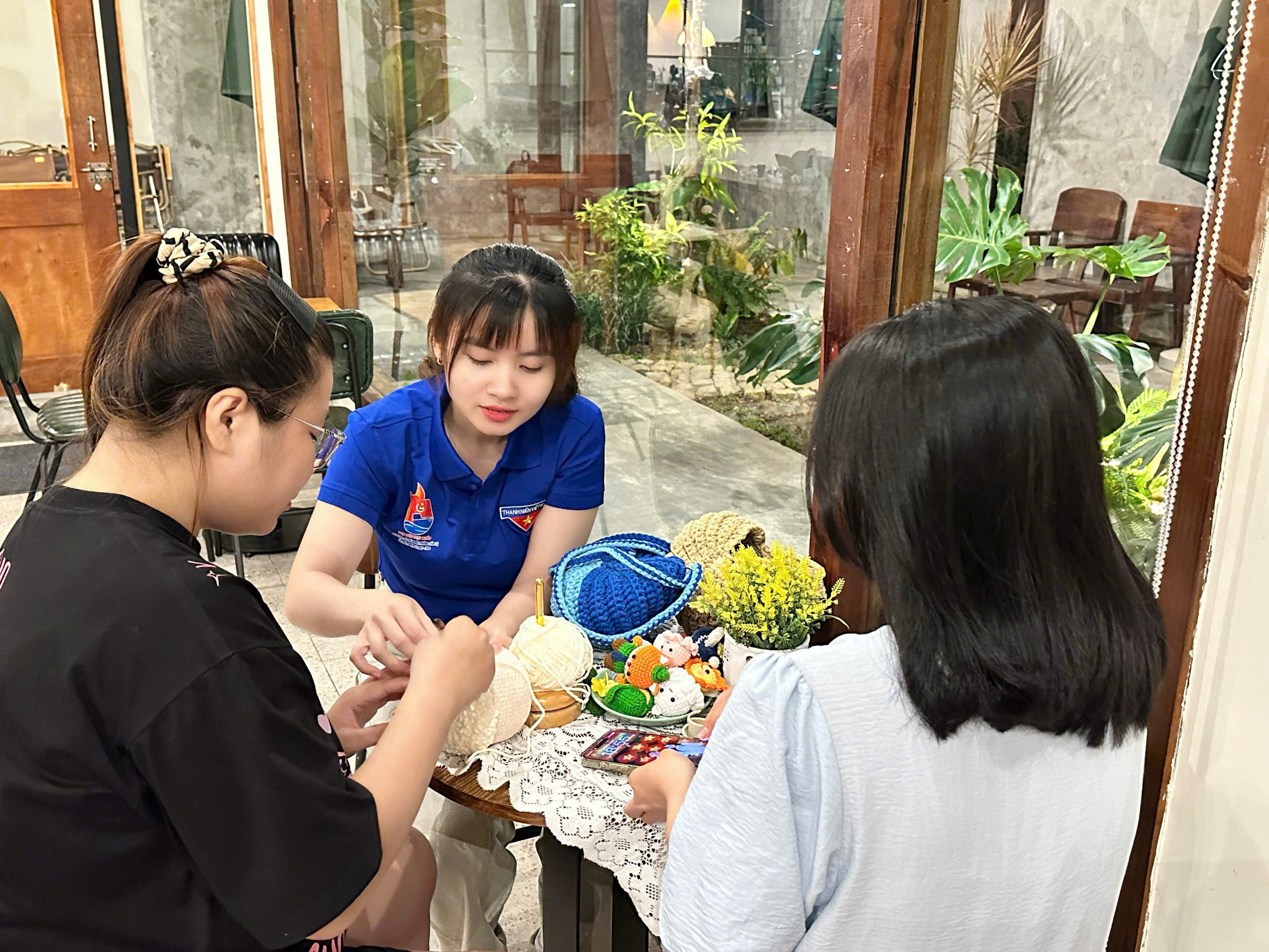 Phường Cẩm Lệ: Lan tỏa gương thanh niên khởi nghiệp từ đam mê nghệ thuật móc len