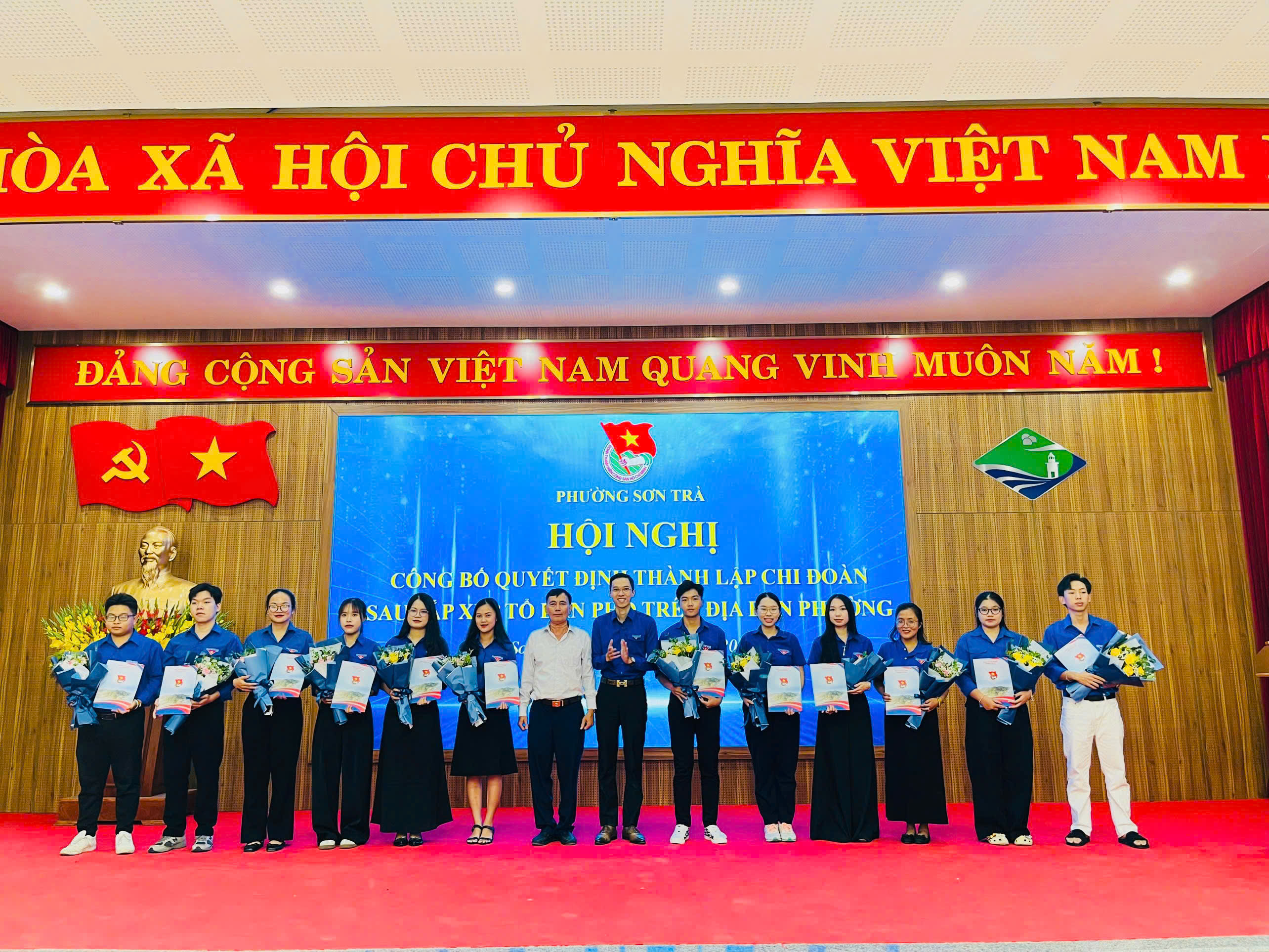 Phường Sơn Trà công bố quyết định thành lập các chi đoàn tổ dân phố sau sắp xếp