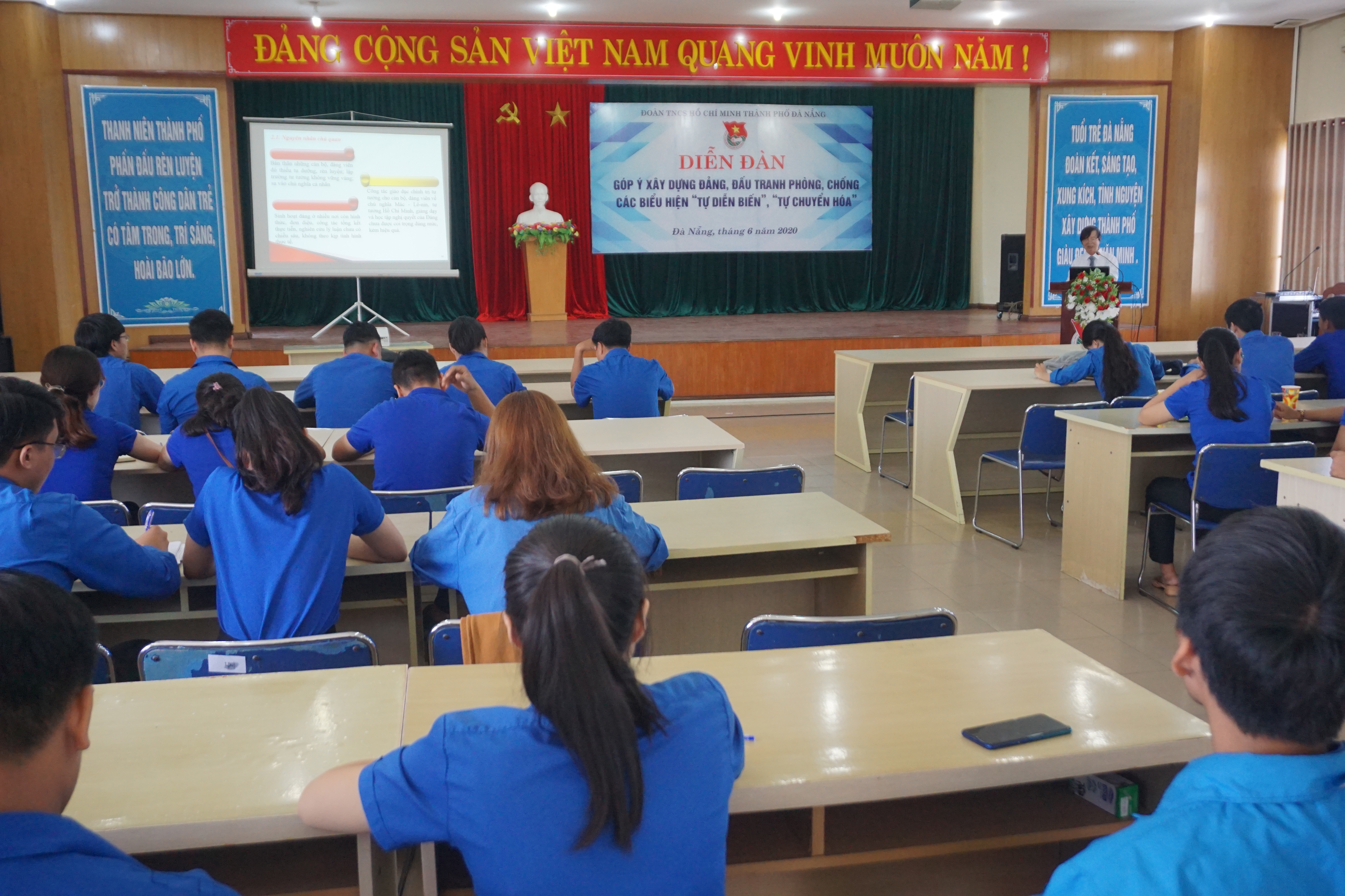 Diễn đàn góp ý xây dựng Đảng, đấu tranh phòng chống các biểu hiện “Tự diễn biến”, Tự chuyển hóa” trong cán bộ Đoàn viên Diễn đàn góp ý xây dựng Đảng, đấu tranh phòng chống các biểu hiện “Tự diễn biến”, Tự chuyển hóa” trong cán bộ Đoàn viên