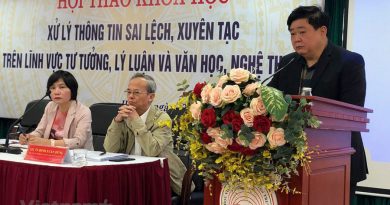 Đấu tranh với những biểu hiện sai trái, lệch lạc trên lĩnh vực văn học, nghệ thuật hiện nay Đấu tranh với những biểu hiện sai trái, lệch lạc trên lĩnh vực văn học, nghệ thuật hiện nay