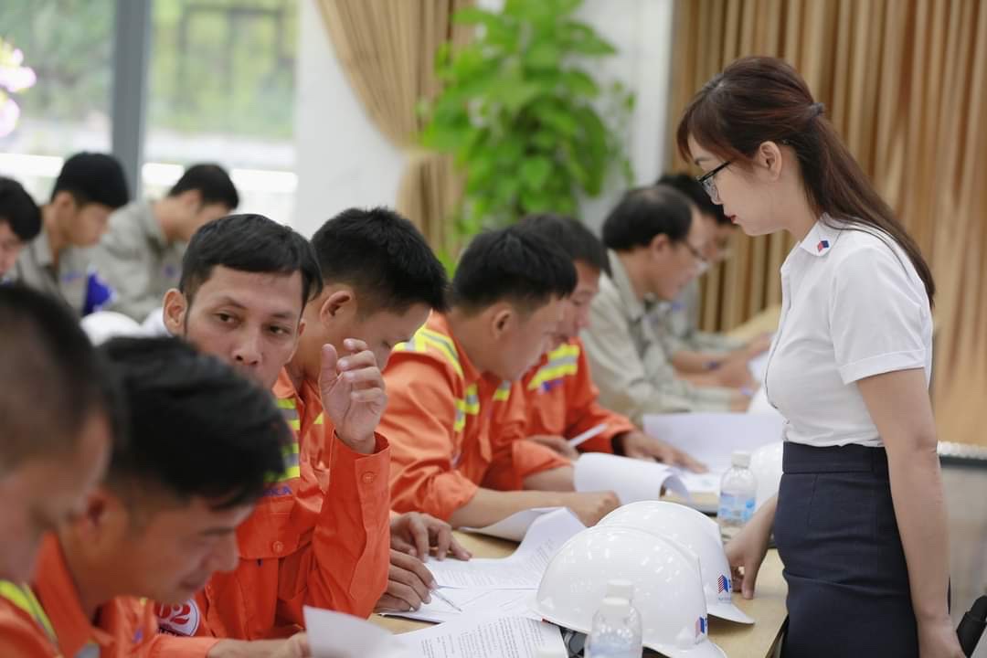 Trần Thị Diệu Linh, thanh niên công nhân với nhiều sáng kiến, hiến kế, giải pháp sáng tạo trong lao động