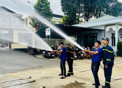 Đoàn Thanh niên xã Bà Nà tổ chức tuyên truyền, trải nghiệm thực hành chữa cháy và cứu nạn, cứu hộ