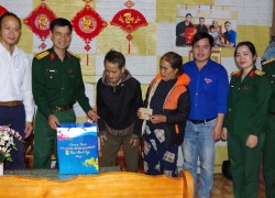 Bộ CHQS thành phố Đà Nẵng tổ chức chương trình “Xuân đoàn kết – Tết thắm tình quân dân”