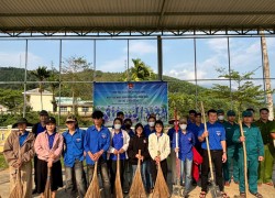 Đoàn Thanh niên xã Phước Chánh ra quân “Ngày Chủ nhật xanh”