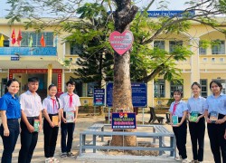 Xã Việt An: Bàn giao công trình măng non “Góc học tập xanh – Cùng nhau tiến bước”