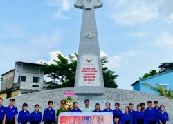 Đoàn xã Tam Hải: Tổ chức hành trình “Địa chỉ đỏ” và hoạt động tri ân tại Nghĩa trang Liệt sĩ