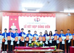 Đảng bộ Trường Đại học Kiến trúc Đà Nẵng: Lễ kết nạp Đảng viên mới – Tự hào tiếp bước dưới lá cờ Đảng