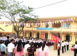 Đoàn – Hội đồng Đội xã Sông Vàng tổ chức lễ chào cờ theo nghi thức Đội chào mừng kỷ niệm 85 năm Ngày thành lập Đội Thiếu niên Tiền phong Hồ Chí Minh
