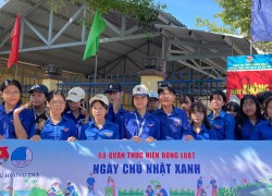 Phường Hương Trà ra quân hưởng ứng “Ngày Chủ nhật xanh” bóc xóa biển quảng cáo, rao vặt trái phép