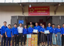 Lãnh đạo Thành đoàn - Hội LHTN Việt Nam thành phố - Hội Sinh viên Việt Nam thành phố thăm cácđội hình sinh viên tình nguyện