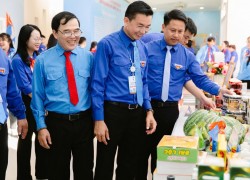 Triển lãm hơn 100 sản phẩm phát triển...