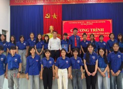 Thạnh Bình ra quân hỗ trợ đảng viên sử dụng Sổ tay đảng viên điện tử